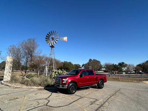 Used 2015 Ford F150 FX4 image 1