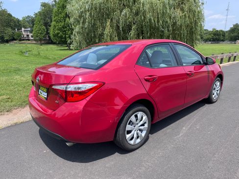 Used 2015 Toyota Corolla LE image 24