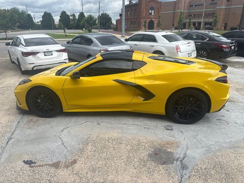 Used 2025 Chevrolet Corvette Stingray 2LT RWD image 9