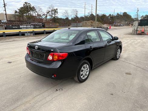 Used 2010 Toyota Corolla LE image 5