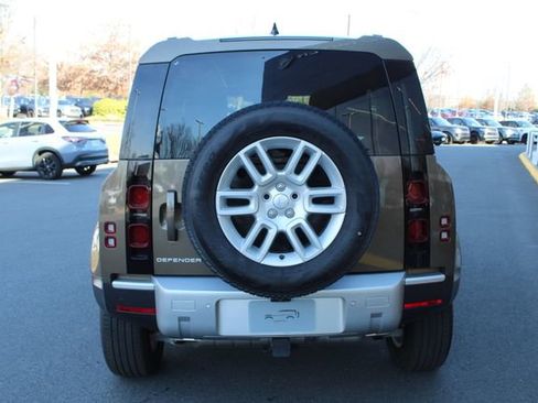 Used 2025 Land Rover Defender 110 S image 7