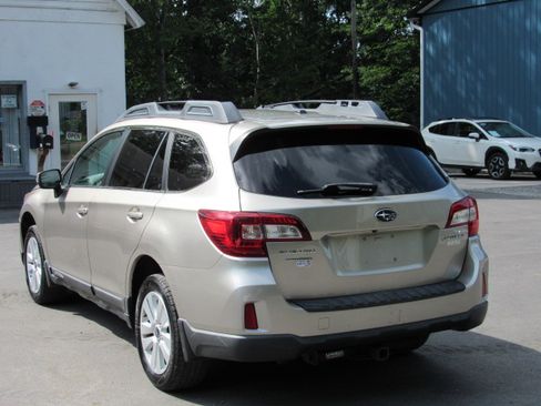 Used 2015 Subaru Outback 2.5i Premium AWD/4WD image 5
