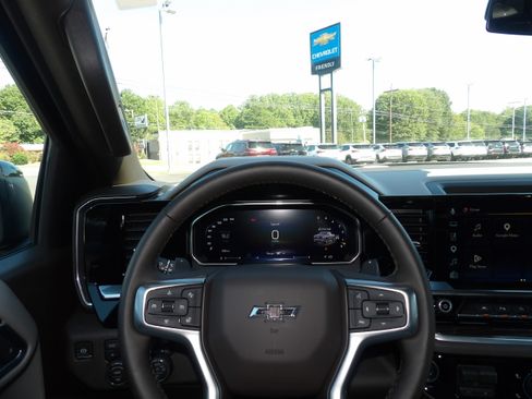 Used 2026 Chevrolet Silverado 1500 4x4 Crew Cab RST image 2
