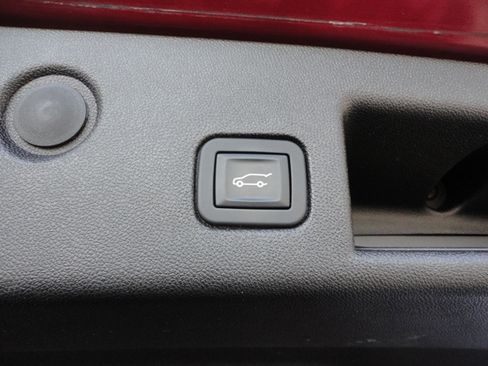 Used 2020 Chevrolet Equinox Premier image 19