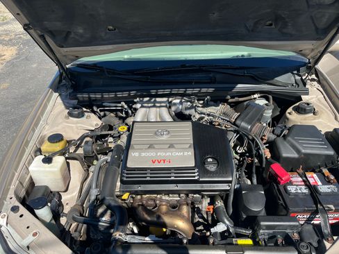 Used 2003 Toyota Avalon XLS image 12