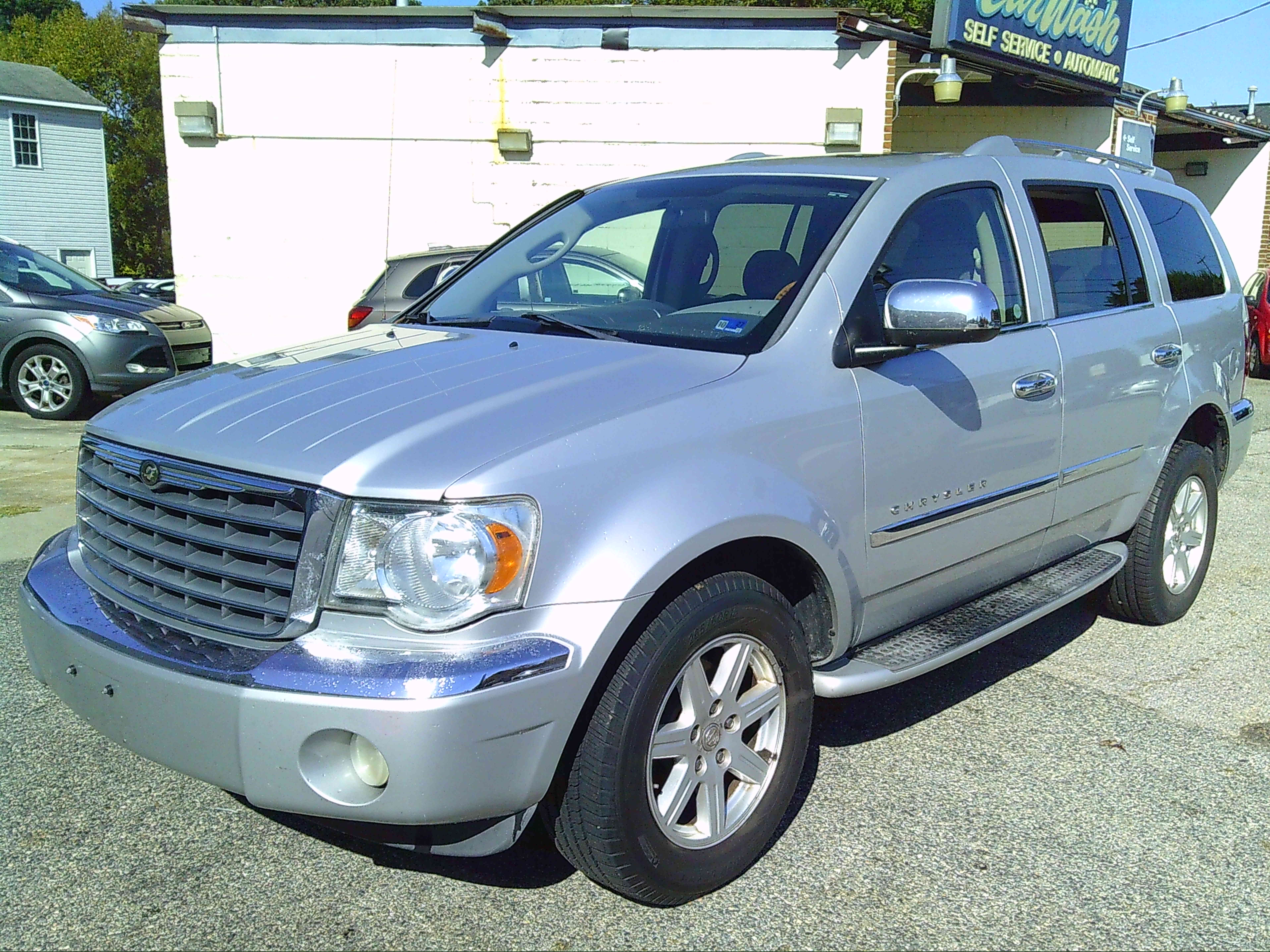 Used 2008 Chrysler Aspen AWD Limited image 1