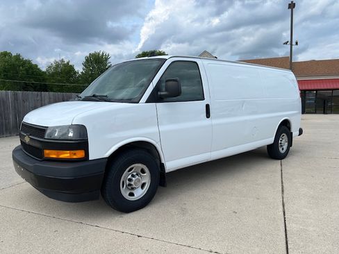 Used 2020 Chevrolet Express 3500 Extended RWD image 6