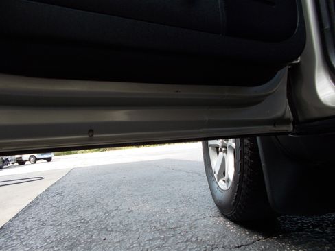 Used 2015 GMC Acadia SLE image 13