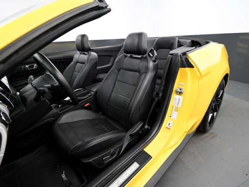 Used 2017 Ford Mustang GT Premium image 28