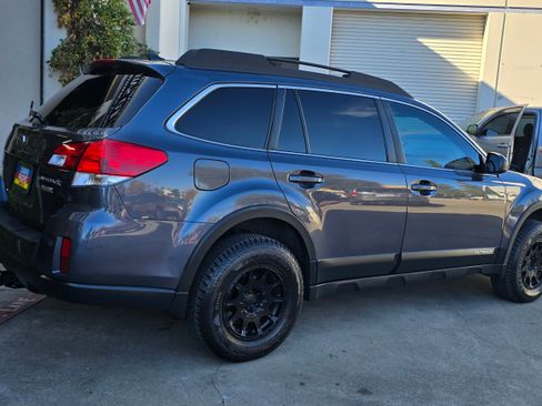 Used 2014 Subaru Outback 2.5i Premium image 9