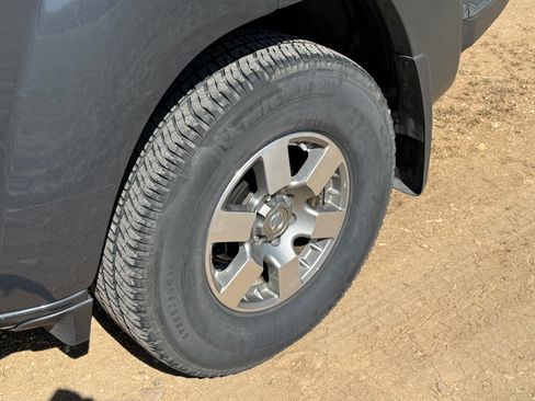 Used 2011 Nissan Xterra 4WD PRO-4X image 4