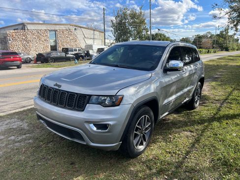 Used 2020 Jeep Grand Cherokee Limited image 1
