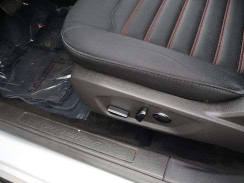 Used 2013 Ford Fusion SE image 18