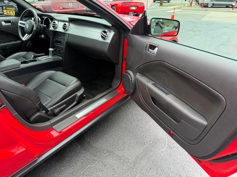 Used 2006 Ford Mustang Premium Convertible RWD image 13