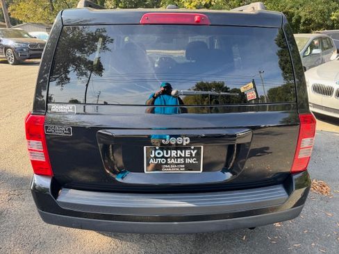 Used 2016 Jeep Patriot Sport image 3