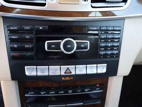 Used 2014 Mercedes-Benz E 350 4MATIC Sport image 30