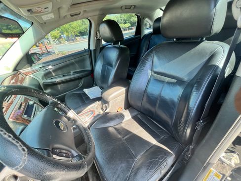 Used 2012 Chevrolet Impala LTZ FWD image 14