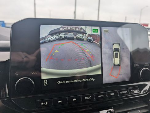 Used 2024 Nissan Pathfinder SL image 12