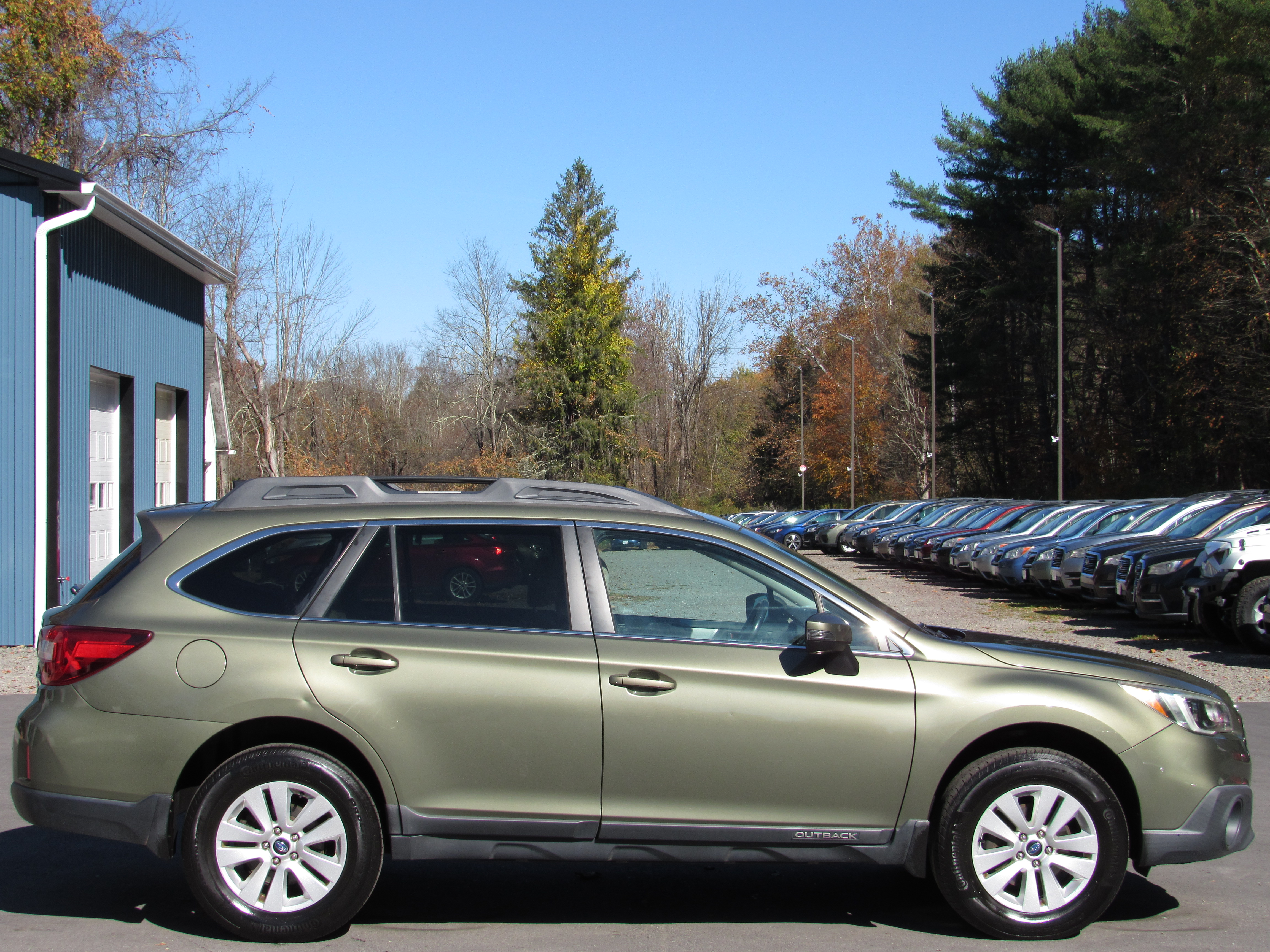 Used 2016 Subaru Outback 2.5i Premium AWD/4WD image 11
