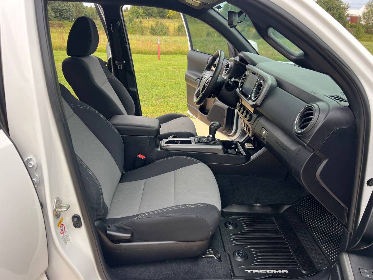 Used 2020 Toyota Tacoma TRD Sport AWD/4WD image 14