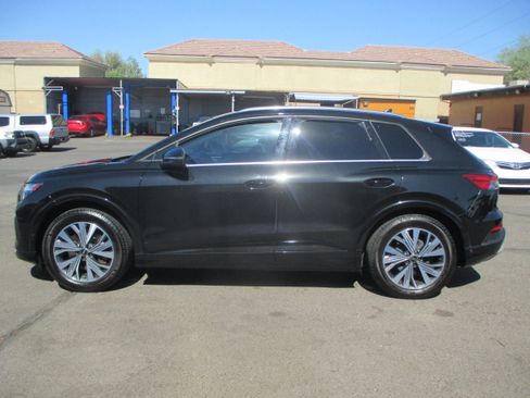 Used 2023 Audi Q4 e-tron Premium Plus RWD image 2