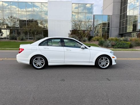 Used 2013 Mercedes-Benz C 250 Luxury image 6