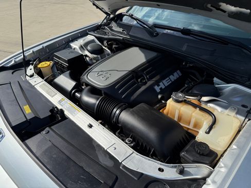 Used 2010 Dodge Challenger R/T image 3