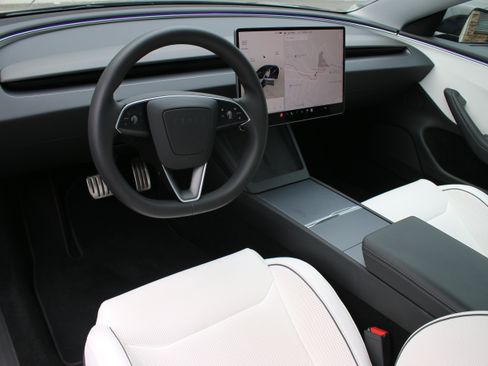 Used 2024 Tesla Model 3 Performance AWD/4WD image 7