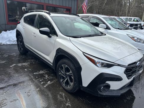Used 2024 Subaru Crosstrek 2.0i Premium image 2
