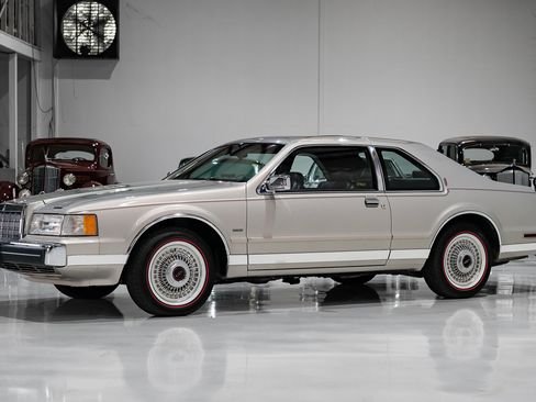 Used 1990 Lincoln Mark VII Blass image 1