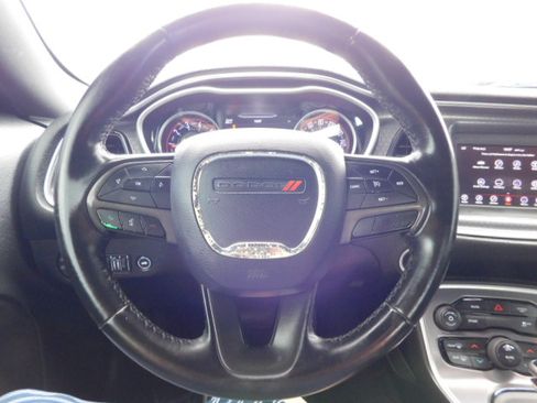 Used 2019 Dodge Challenger SXT image 13