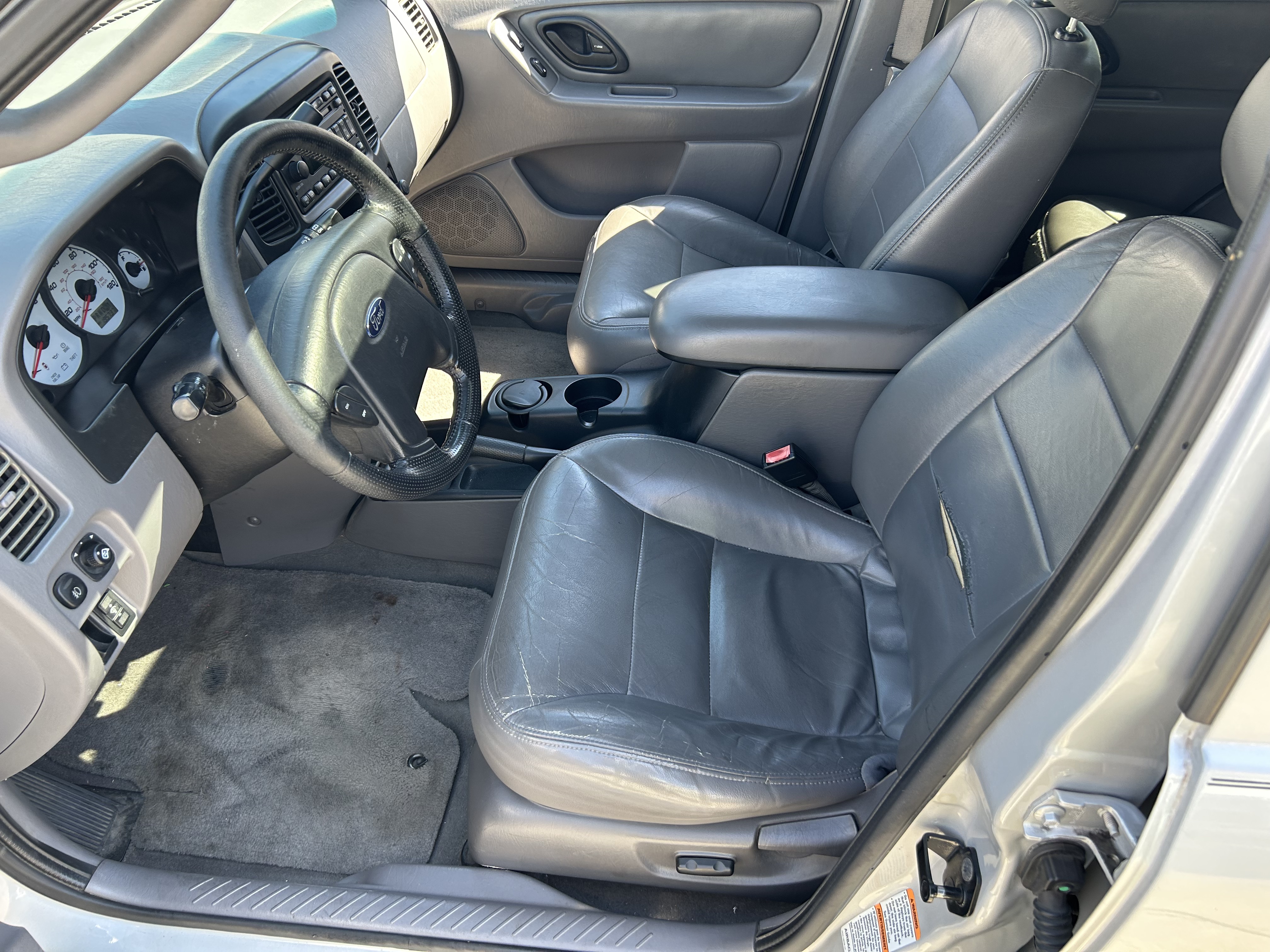 Used 2002 Ford Escape 4WD XLT image 5