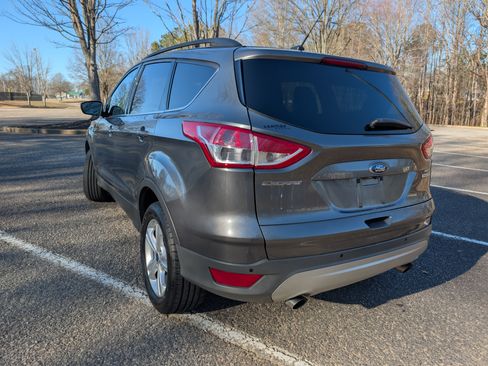 Used 2014 Ford Escape SE image 4