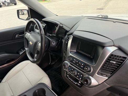 Used 2015 Chevrolet Suburban LS RWD image 54