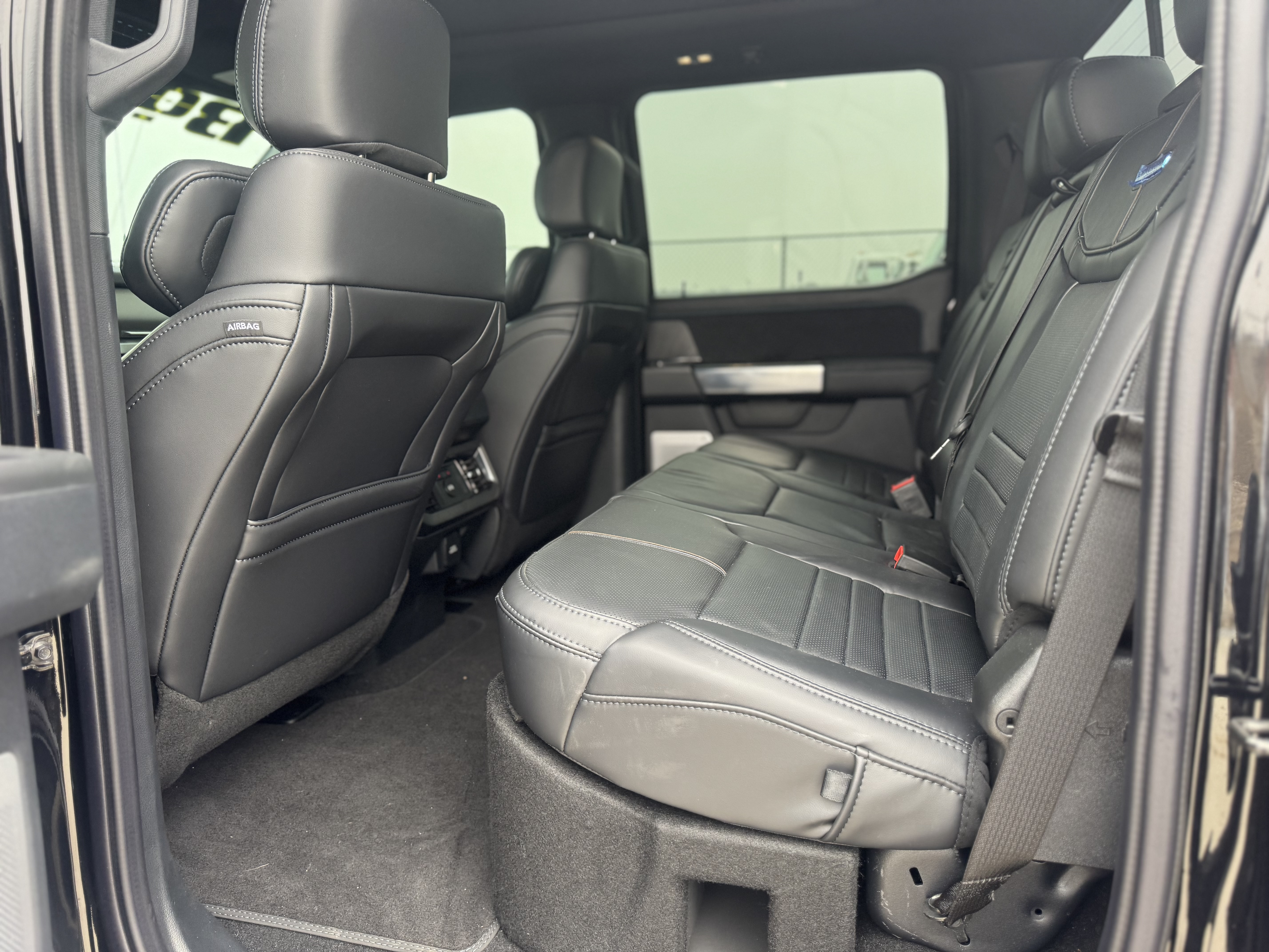 Used 2025 Ford F350 Platinum AWD/4WD image 18