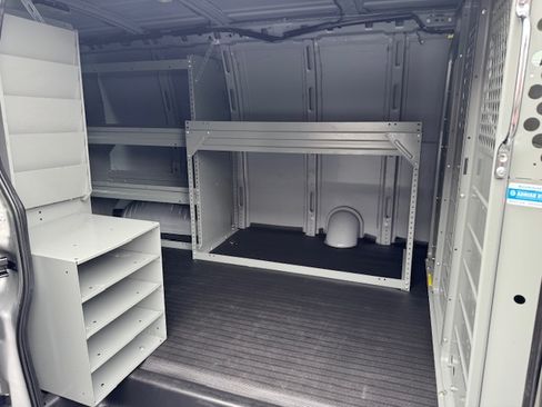 Used 2017 Chevrolet Express 2500 image 5