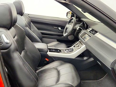 Used 2017 Land Rover Range Rover Evoque SE Dynamic image 26