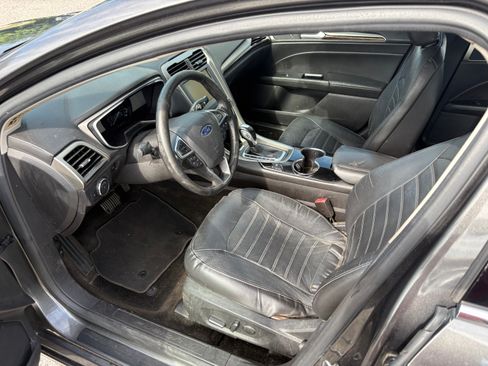 Used 2016 Ford Fusion SE FWD image 4