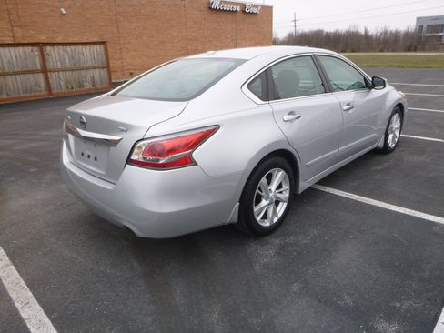 Used 2015 Nissan Altima 2.5 SV image 6