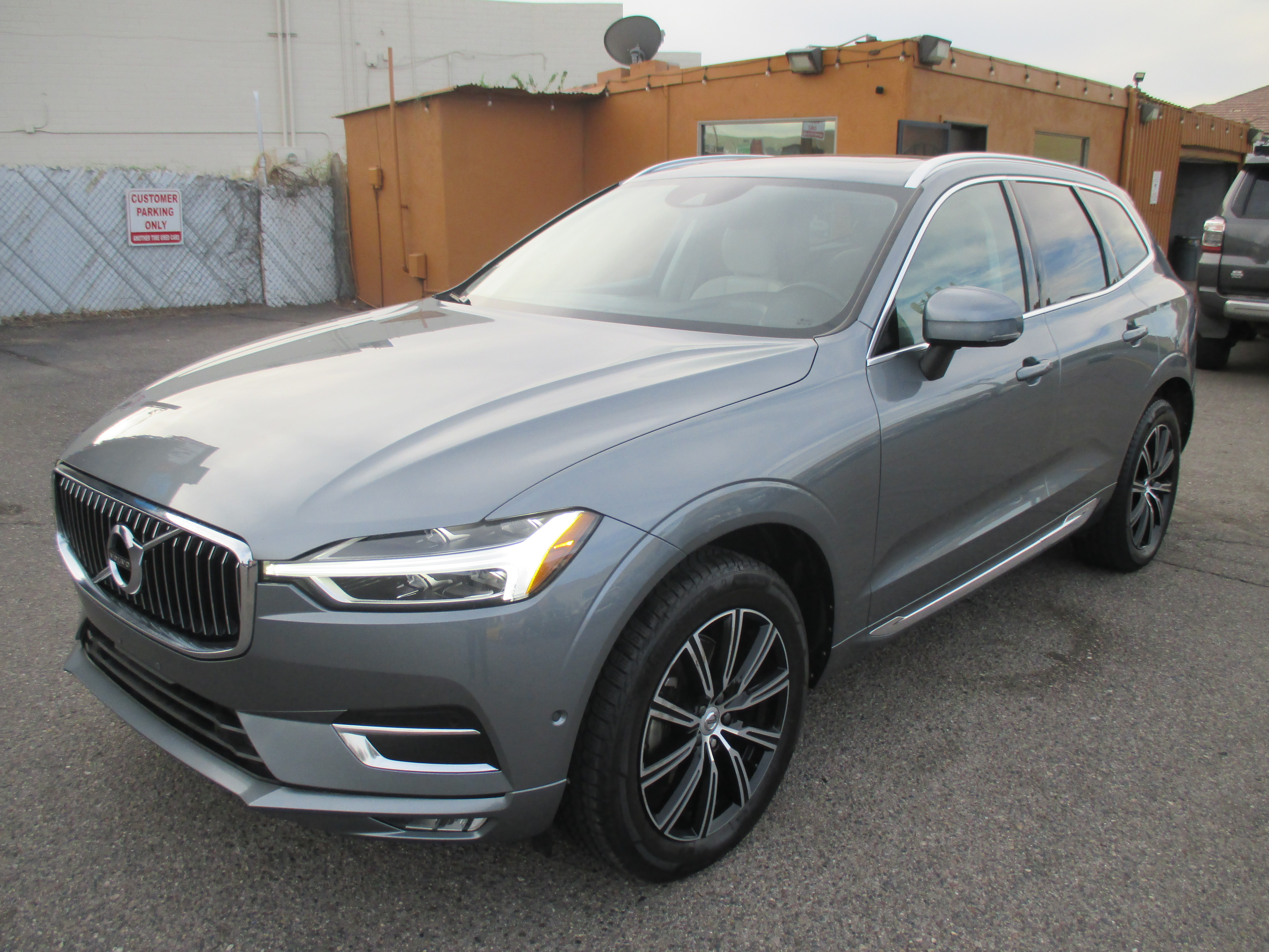Used 2019 Volvo XC60 AWD T5 Inscription image 19