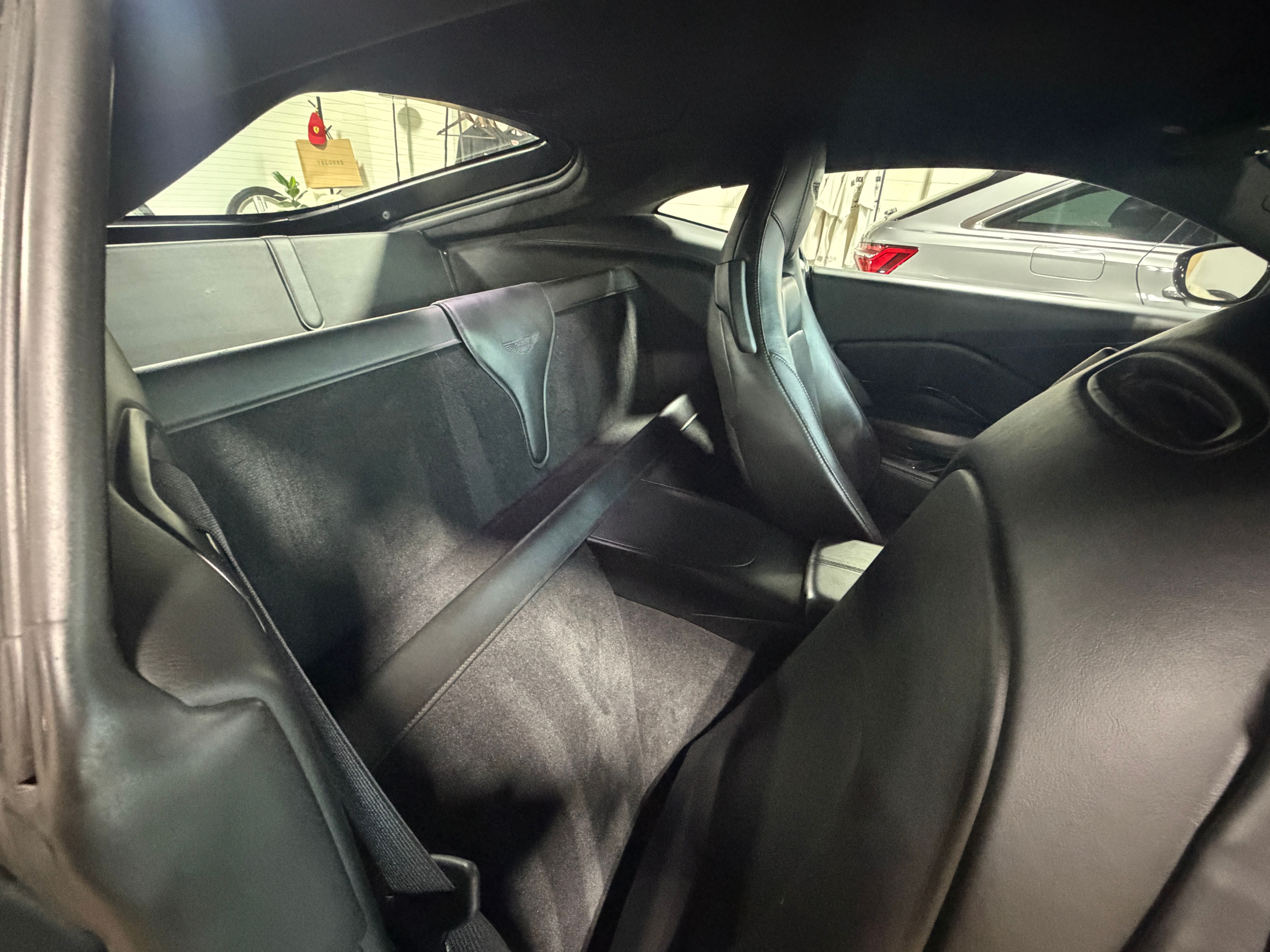 Used 2020 Aston Martin V8 Vantage Coupe RWD image 29
