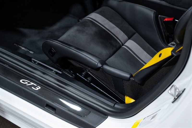 Used 2018 Porsche 911 GT3 RWD image 26