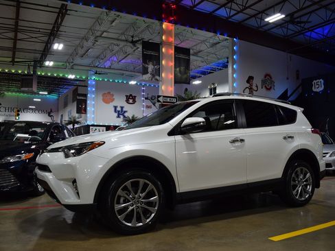 Used 2017 Toyota RAV4 FWD image 11