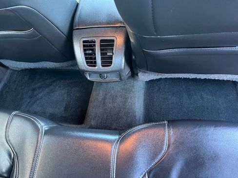 Used 2017 Ford Taurus SEL image 22