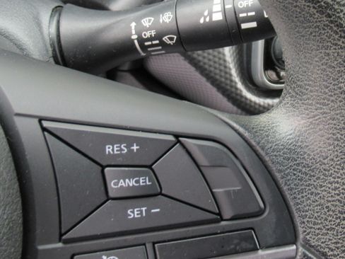 Used 2018 Nissan Kicks S image 20