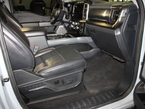 Used 2024 Ford F250 4x4 Crew Cab Super Duty image 18