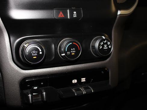 Used 2019 RAM 2500 Big Horn image 33