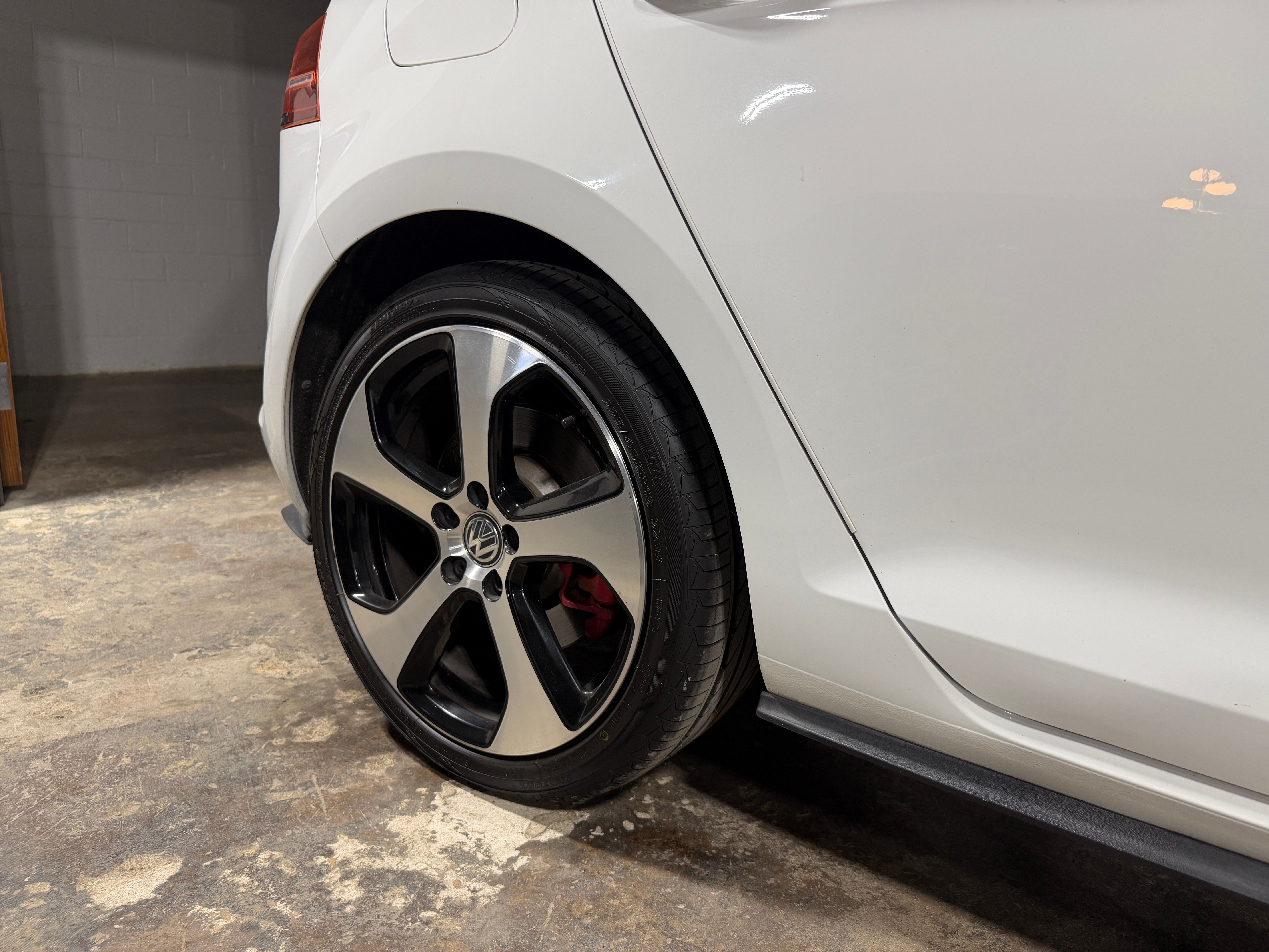 Used 2017 Volkswagen GTI SE w/ Performance Package FWD image 30