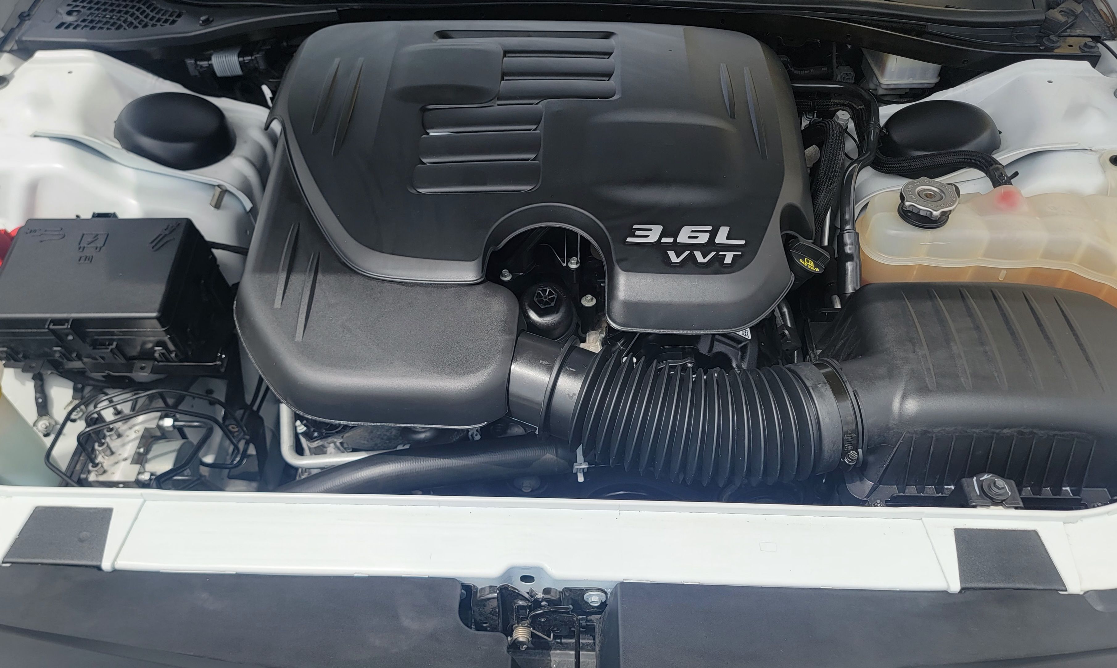 Used 2019 Dodge Challenger SXT RWD image 12