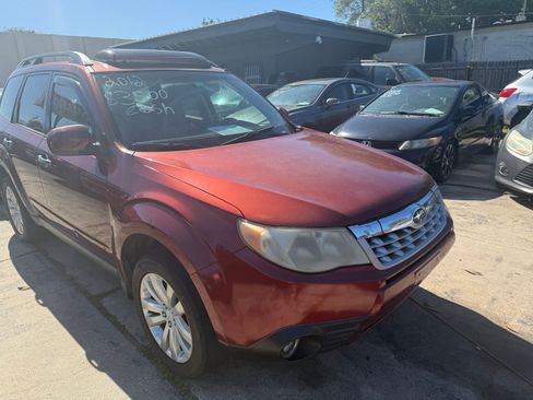 Used 2012 Subaru Forester 2.5X Premium AWD/4WD image 2